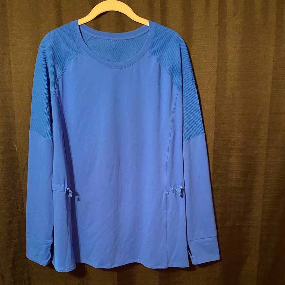 Long sleeve fabletics shirt